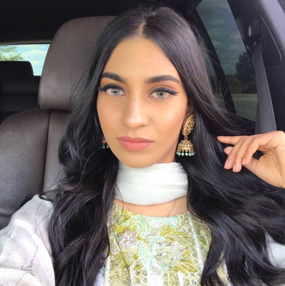 Meet your Posher, Nawal